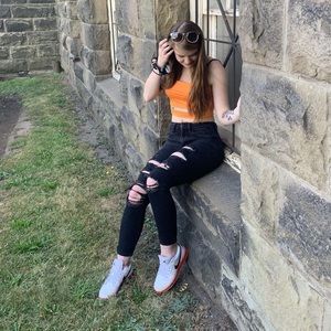 Meet your Posher, Abbey